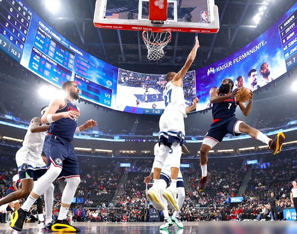 快船控卫状态持续火热，带领球队开拓先河的简单介绍