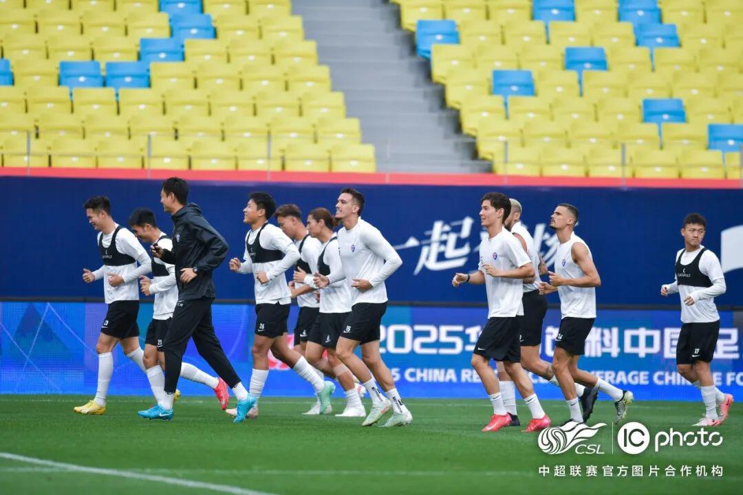 东南亚球队全力备战，冲刺胜利的简单介绍