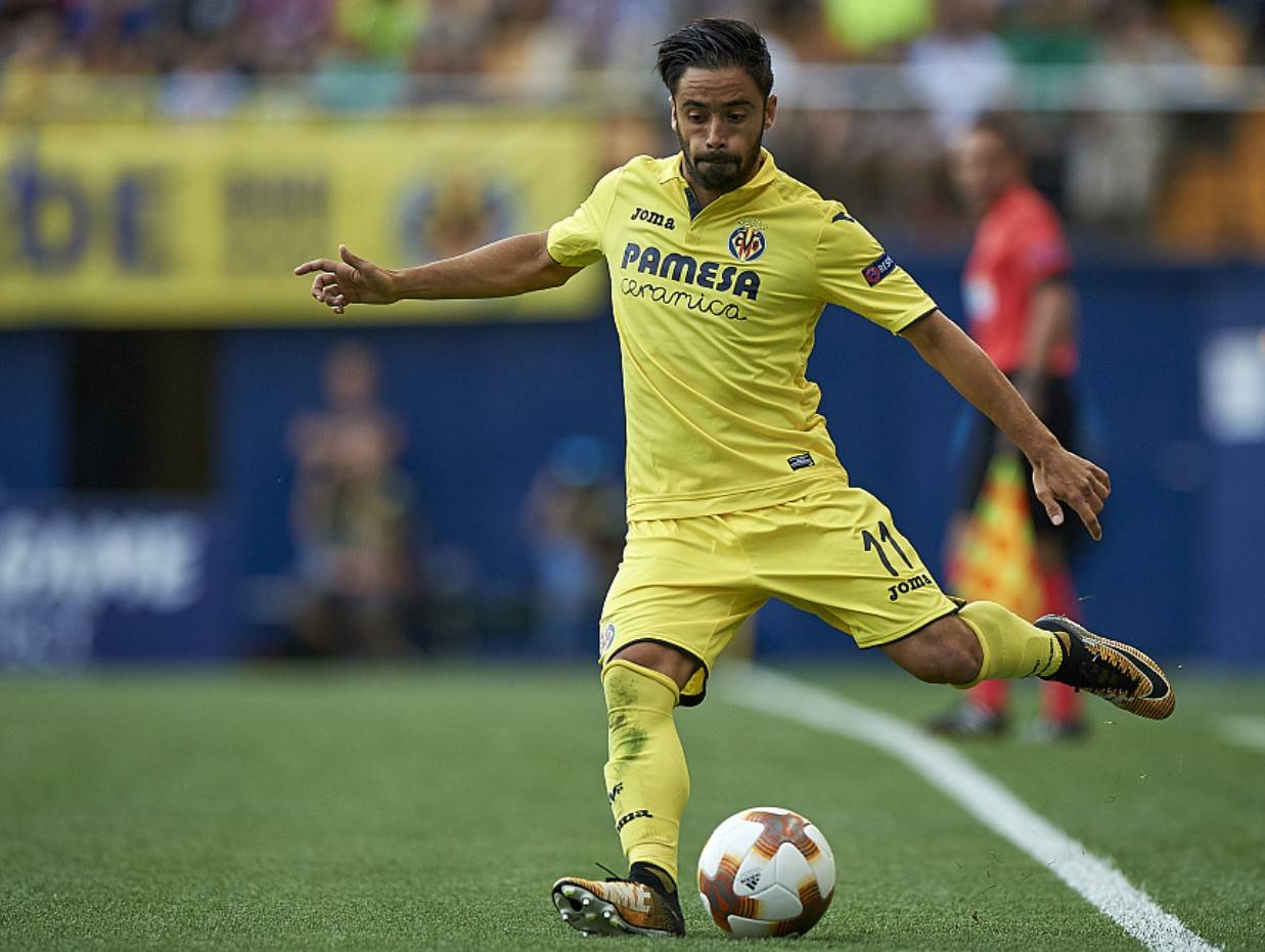 包含比利亚雷亚尔客场失利，陷入连败泥潭的词条