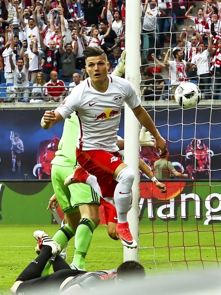 关于弗赖堡竭尽全力，最终逼平对手的信息