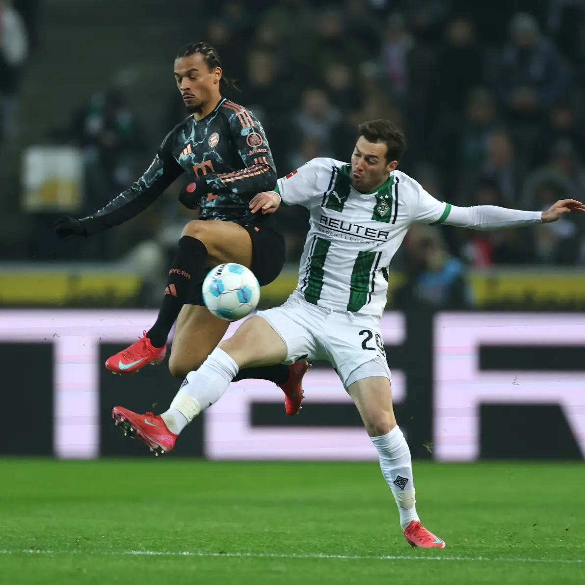 关于门兴格拉德巴赫突围成功，前往德甲前十的信息