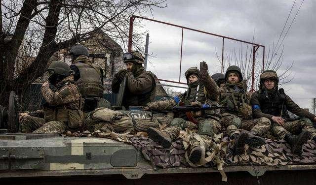 包含赛事风向突变，球队备战面临挑战的词条