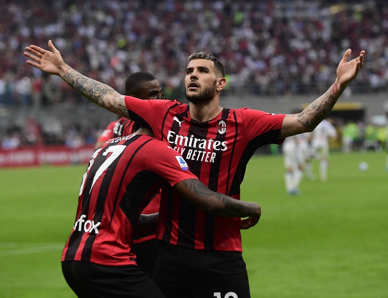 尤文图斯逆袭击败AC米兰，重返意甲榜首位置的简单介绍