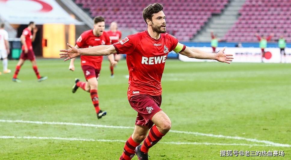 包含拜仁慕尼黑主场击败科隆，继续德甲榜首位置的词条