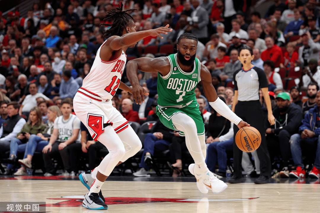 灰熊全队苦练自强，展现坚韧品质终获胜利