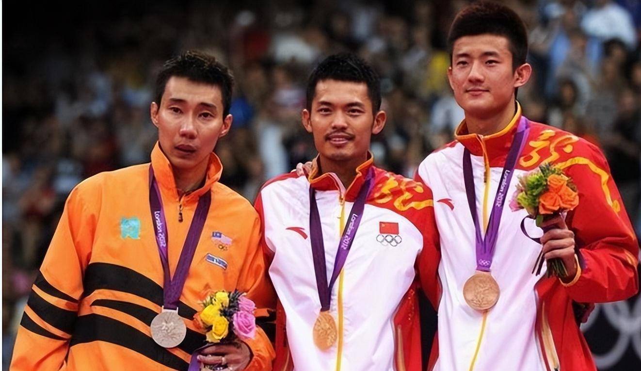 包含中国羽毛球队鏖战丹麦羽毛球队，李宗伟完成帽子戏法的词条