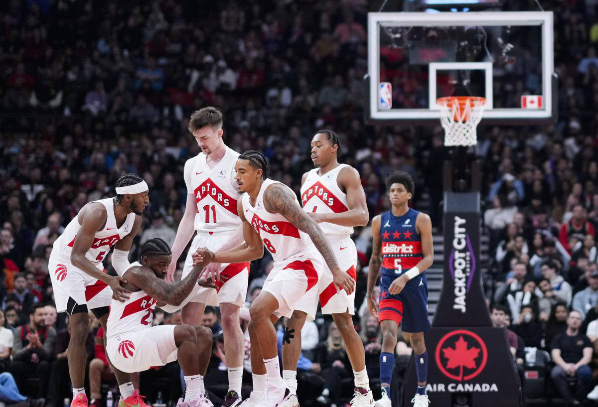 猛龙击败篮网，保持不败