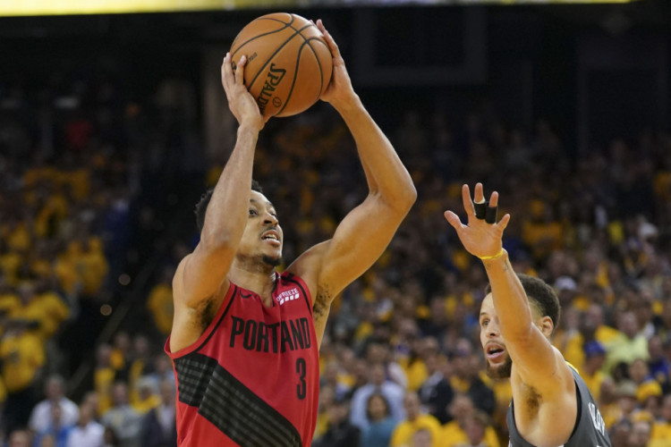 包含四川队完胜勇士，麦科勒姆点燃赛场的词条