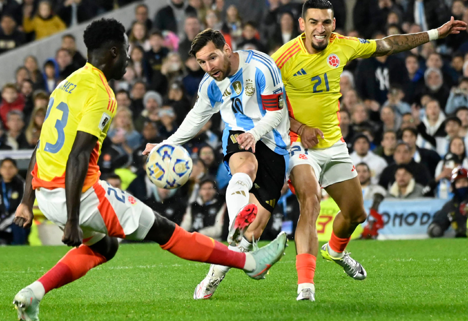 克罗地亚逆转墨西哥，奥亚尔萨瓦尔统治全场