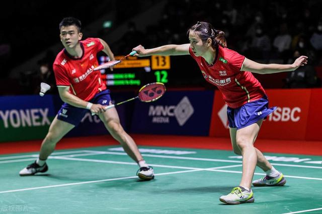 印尼队翻盘中国队，黄鸭组合点燃赛场