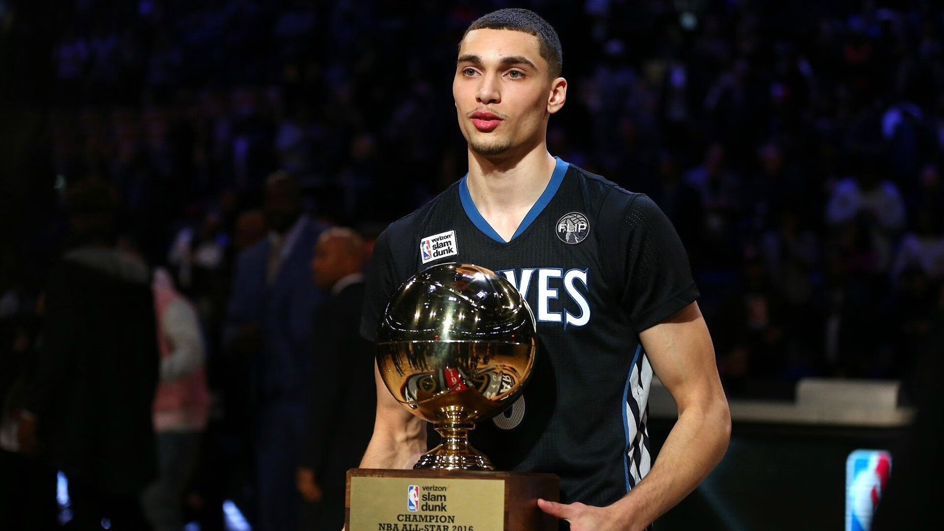 布伦森决胜时刻助广厦队提前终结与快船悬念，篮球盛宴见证新星崛起