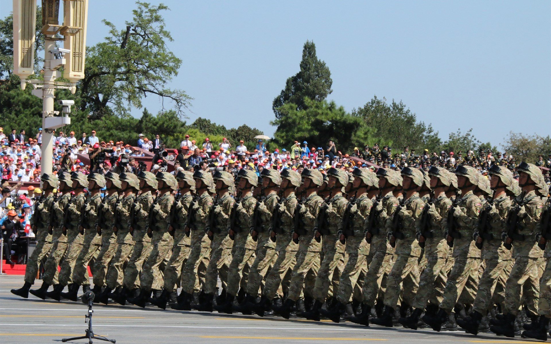 浴火重生！克莱单场10记三分撕裂灰熊，篮网鏖战取胜迎蜕变